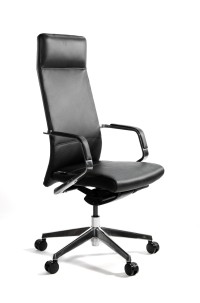 Кресло офисное Сиена черная кожа